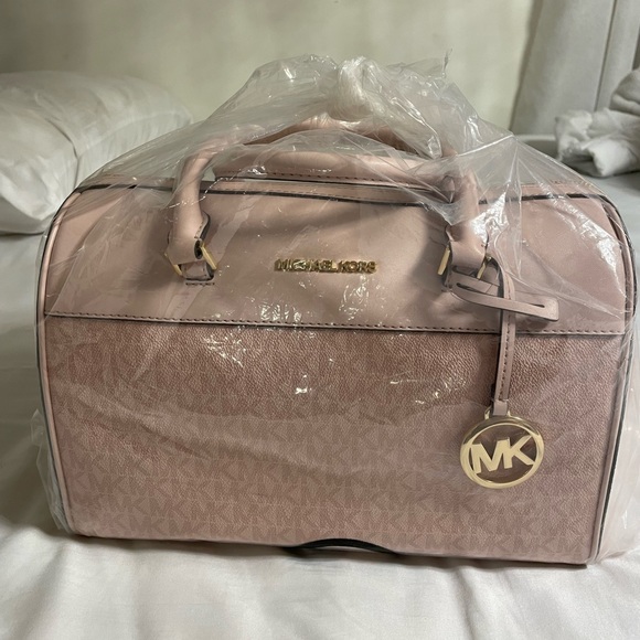 Michael Kors women Medium Duffel Satchel bag. Handbag purse and crossbody NEW. - Picture 9 of 16